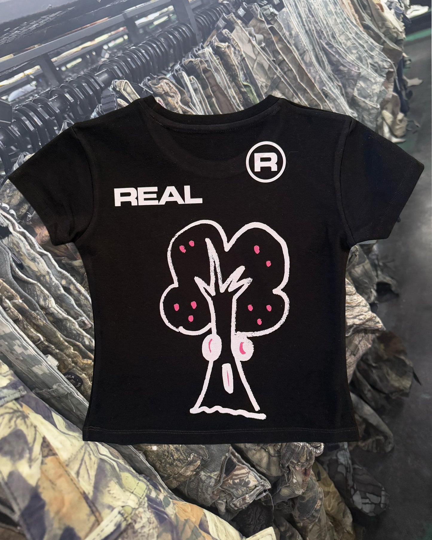 REAL BRAND BRAND - I WEAR CAMO TO BE SEEN BABY TEE - BLACK