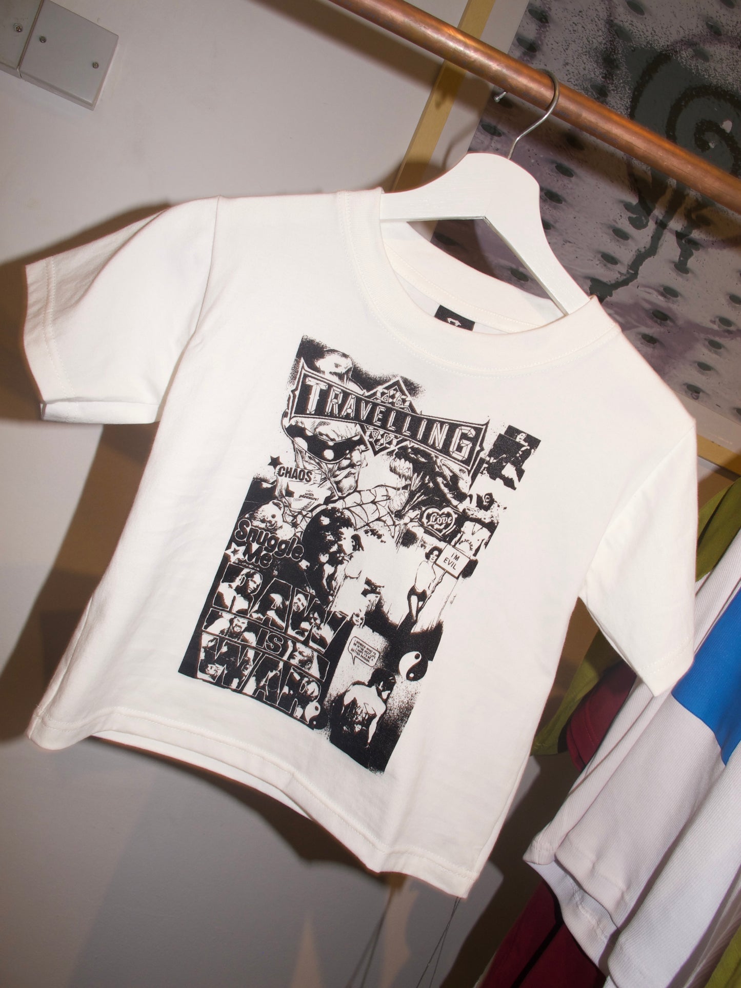 IM ON TRAVELLING - POSTERIZED BABY TEE