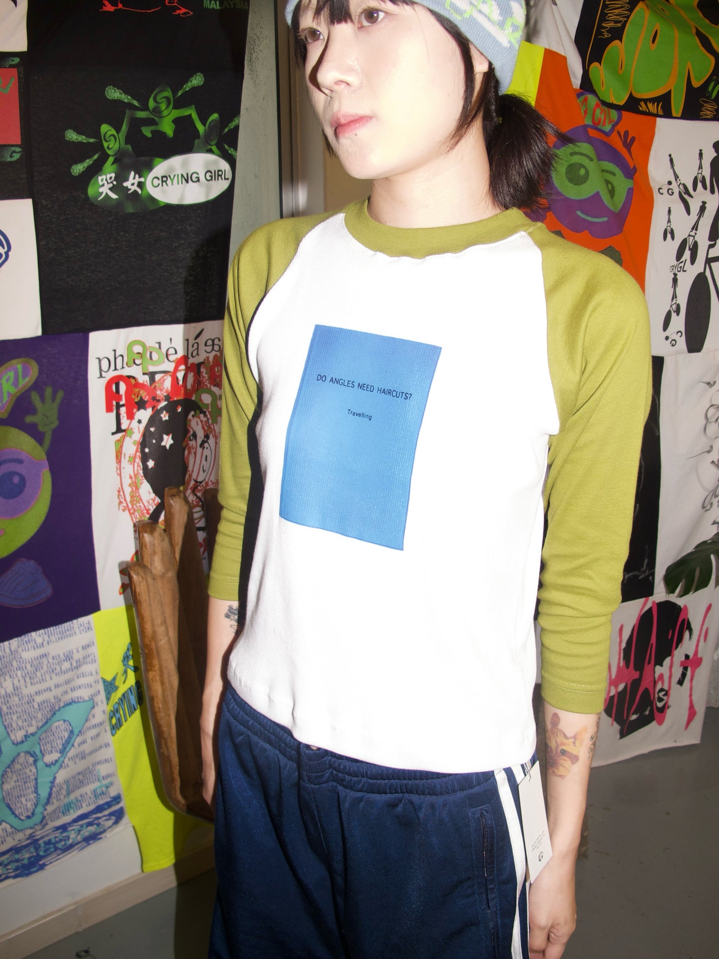 IM ON TRAVELLING - ANGLES CROPPED TEE