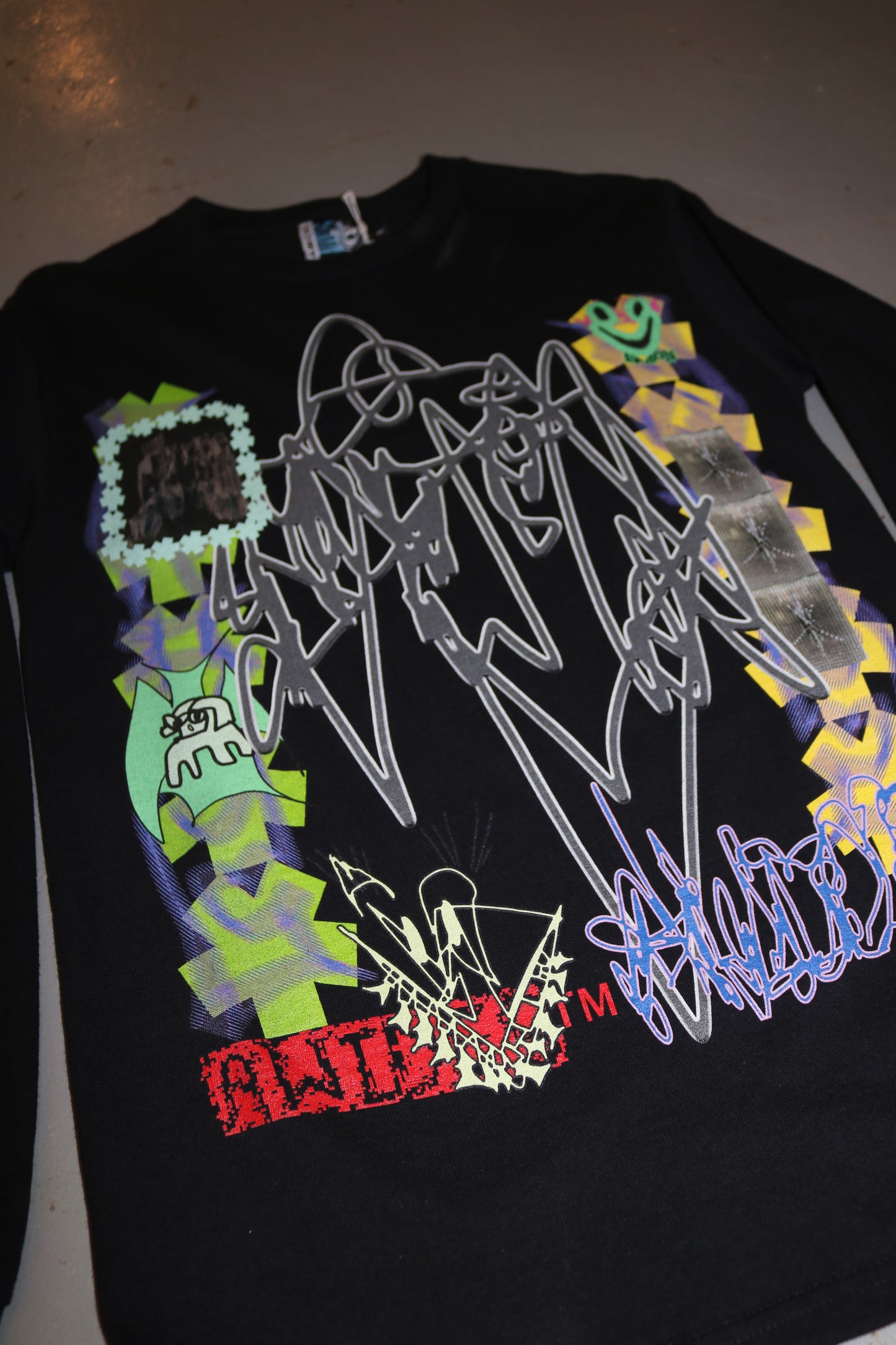 AWIDES - SCARTCH LS TEE BLACK