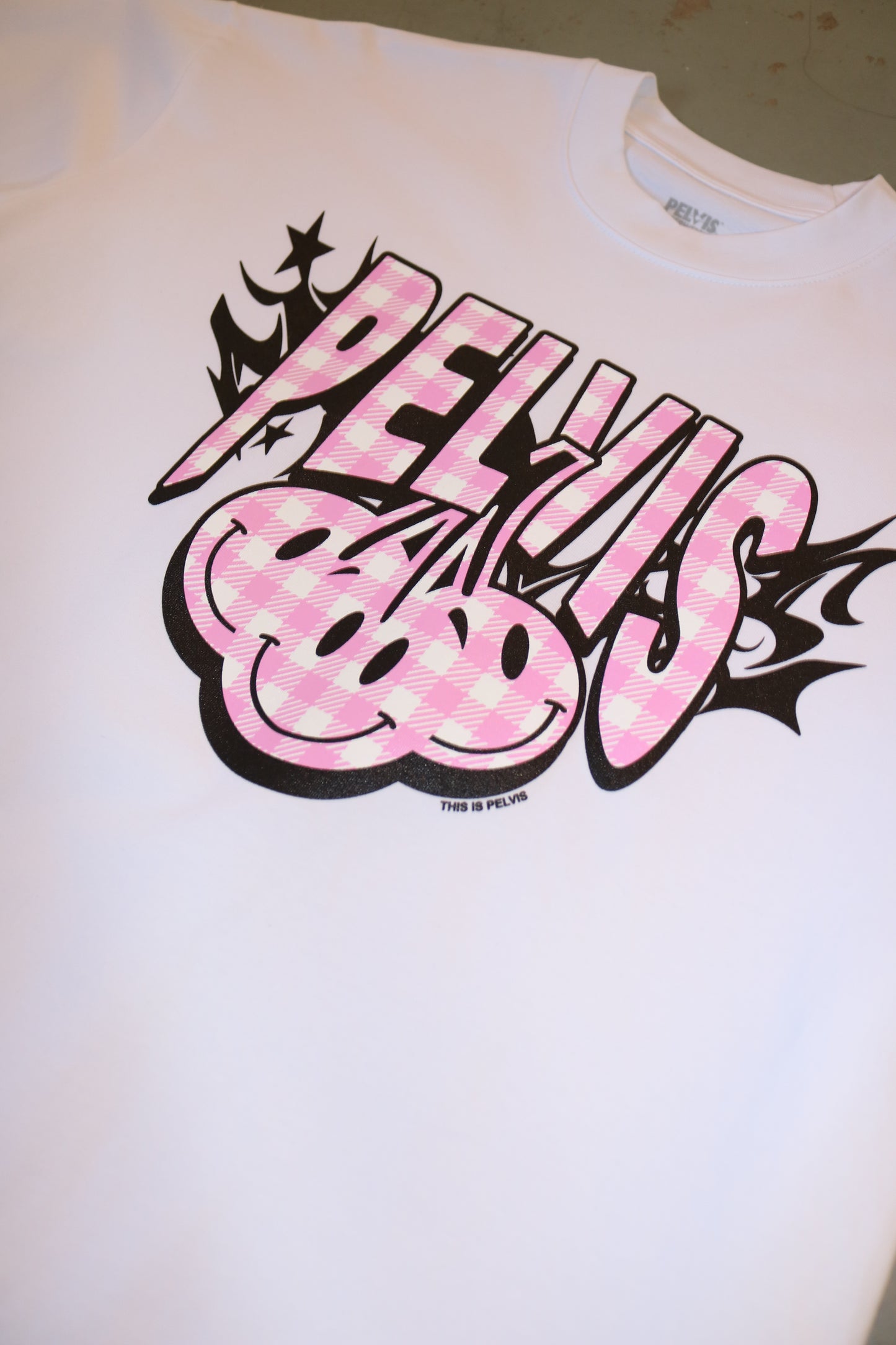 PELVIS - CHERRY GINGHAM LOGO - SS TEE (WHITE)
