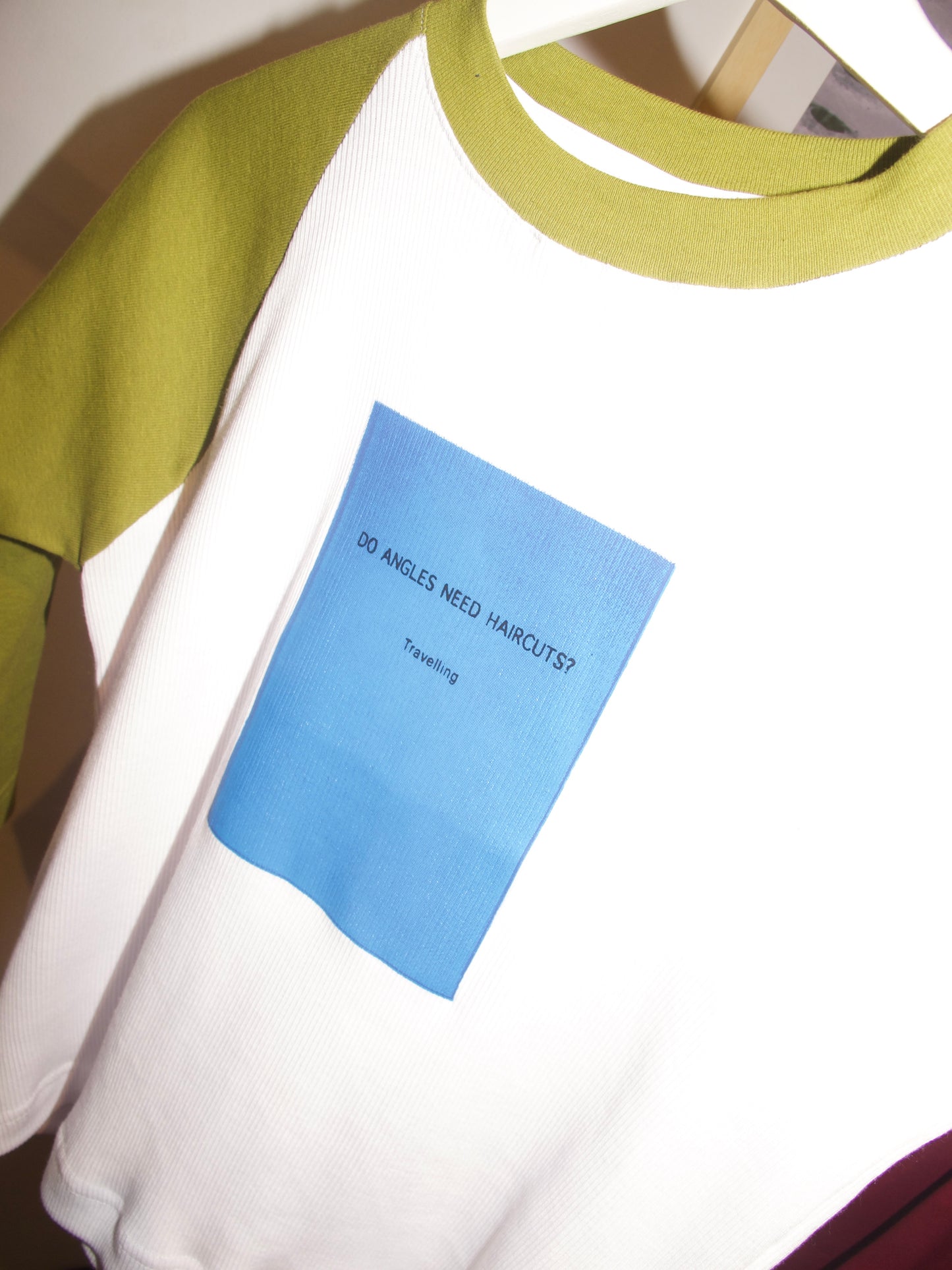 IM ON TRAVELLING - ANGLES CROPPED TEE