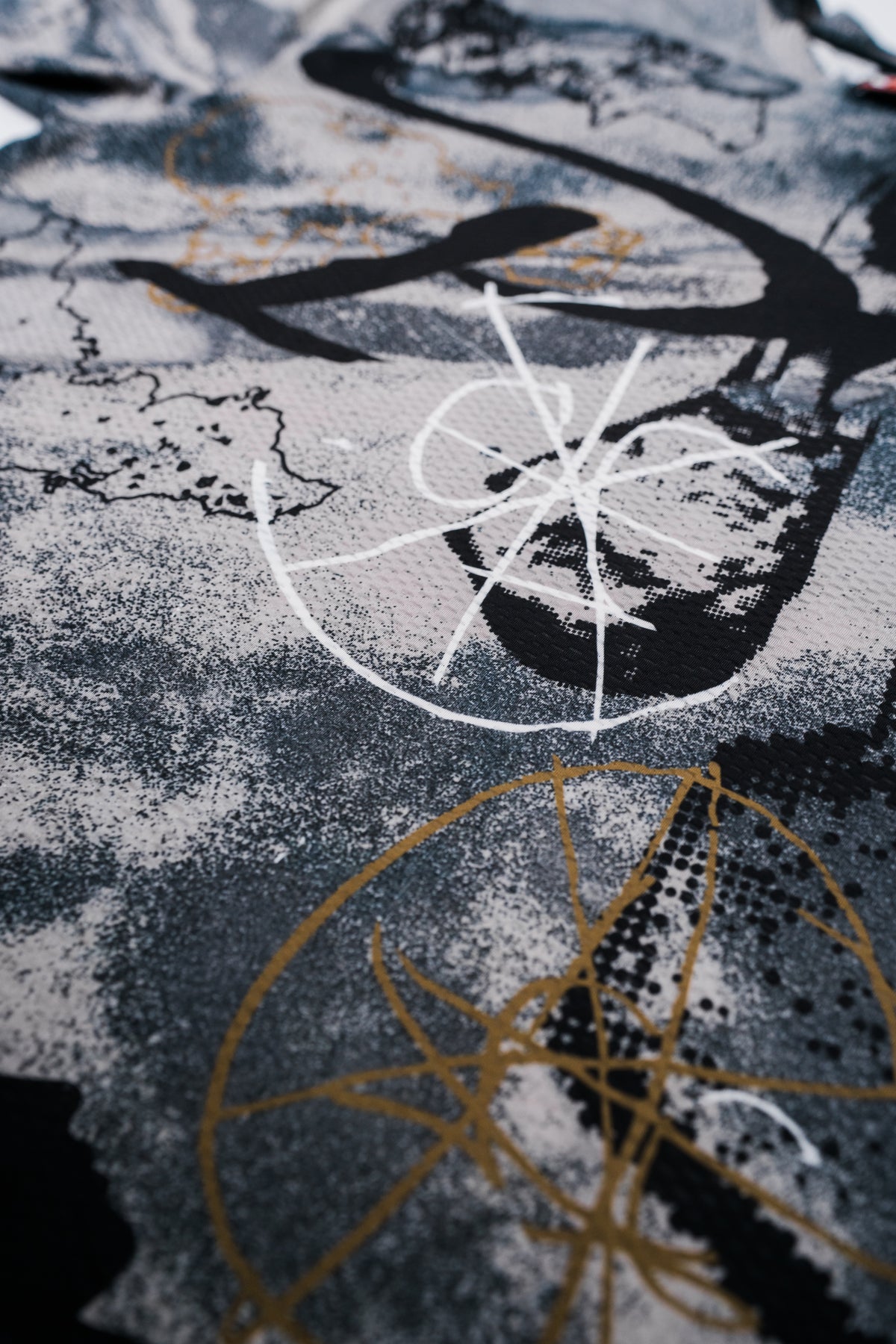 UN/I MASKING Mega Print Long Sleeve Jersey